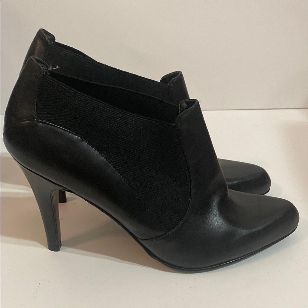 Nine West Elegant Black Women's Heeled Ankle Boots Size 9M - Picture 3 of 10